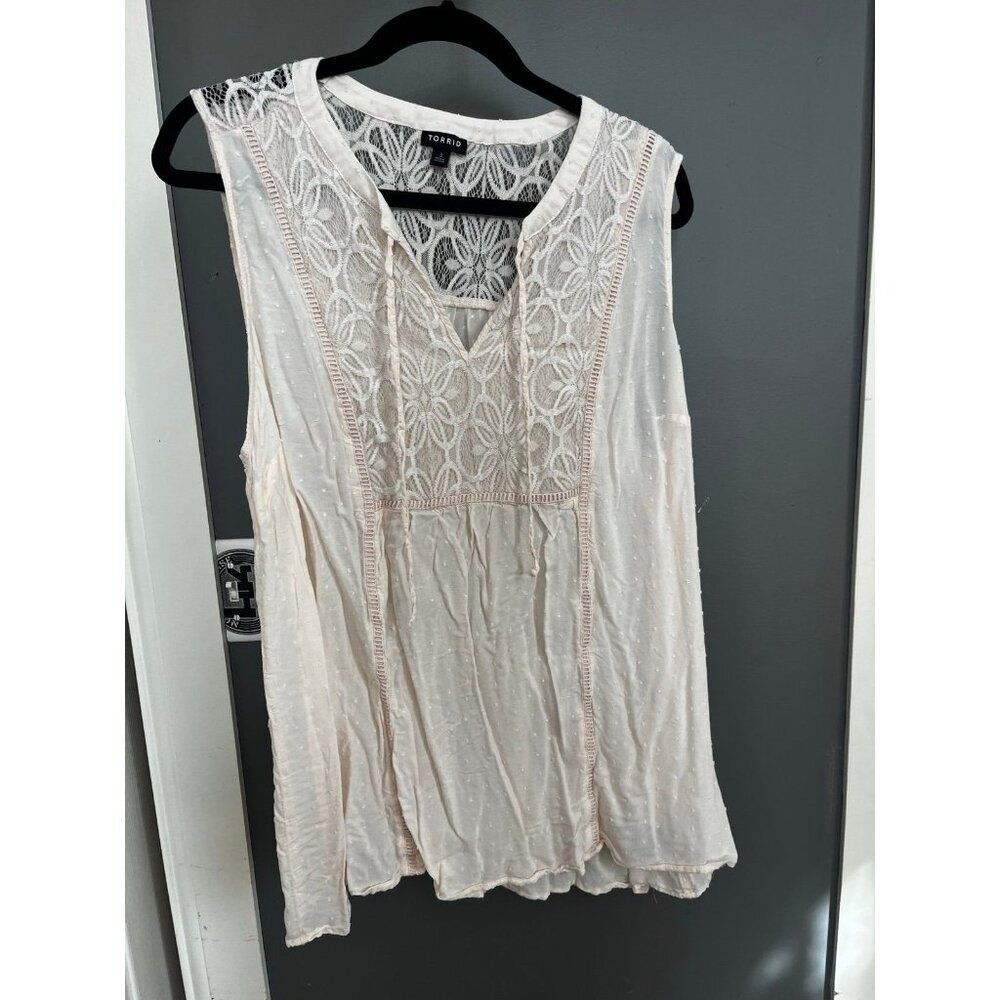 Torrid size 3 blush light pink tank top blouse